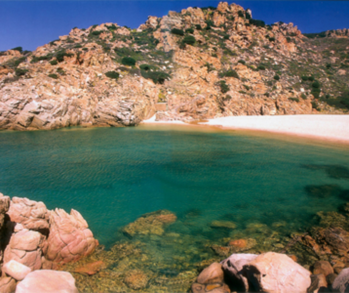 In Sardegna, tra Costa Paradiso e Aggius