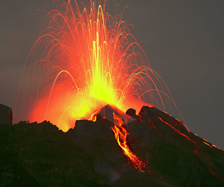 Stromboli, il vulcano che dà spettacolo