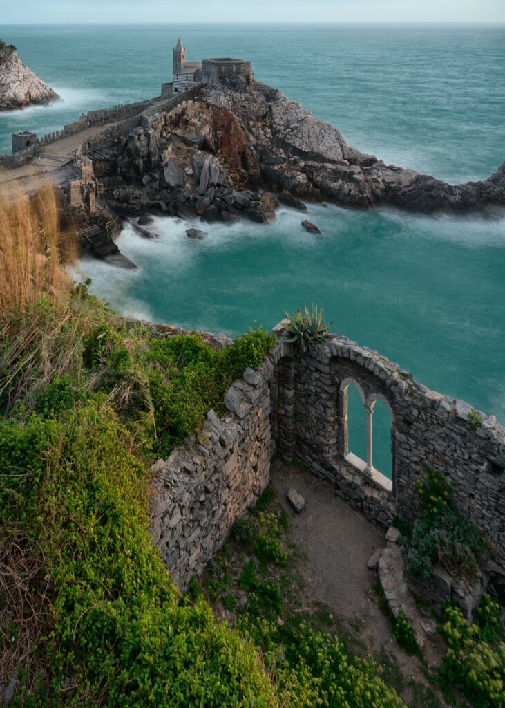 tre cose da vedere in Liguria, chiesa di San Pietro Portovenere